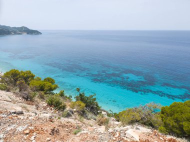 Pefkoulia plajı yakınlarındaki Lefkada 'nın muhteşem manzarası, İyon Adaları, Yunanistan