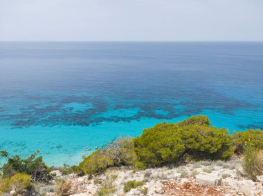 Pefkoulia plajı yakınlarındaki Lefkada 'nın muhteşem manzarası, İyon Adaları, Yunanistan