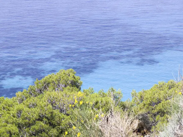 Pefkoulia plajı yakınlarındaki Lefkada 'nın muhteşem manzarası, İyon Adaları, Yunanistan