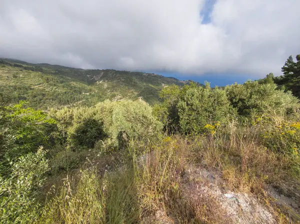 Lefkada Dağı, İyon Adaları, Yunanistan 'ın Muhteşem Bahar Manzarası