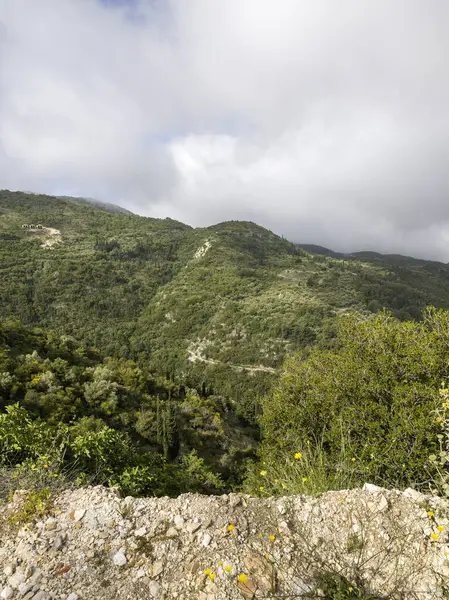 Lefkada Dağı, İyon Adaları, Yunanistan 'ın Muhteşem Bahar Manzarası