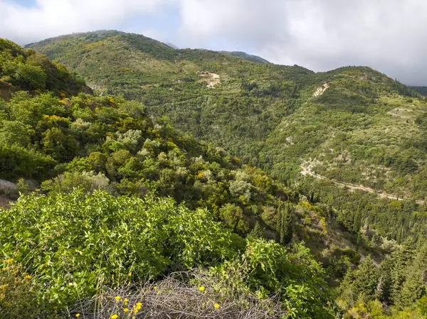 Lefkada Dağı, İyon Adaları, Yunanistan 'ın Muhteşem Bahar Manzarası