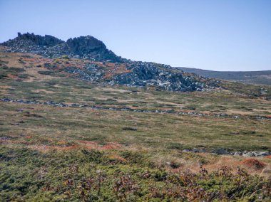 Bulgaristan 'ın Cherni Vrah zirvesi yakınlarındaki Vitosha Dağı' nın şaşırtıcı sonbahar manzarası