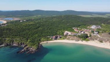 Bulgaristan 'ın Burgaz Bölgesi Smokinya Sahili yakınlarındaki Karadeniz kıyılarının hava manzarası 