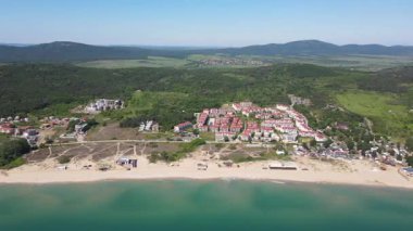 Bulgaristan 'ın Burgaz Bölgesi Smokinya Sahili yakınlarındaki Karadeniz kıyılarının hava manzarası 