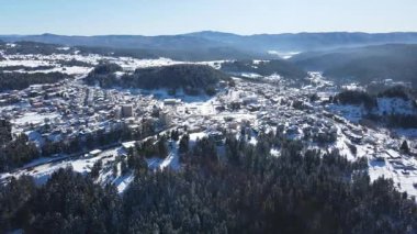 Bulgaristan 'ın Smolyan Bölgesi, Dospat Reservoir hava sahasının kış manzarası