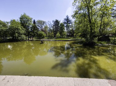Bulgaristan 'ın Sofya kentindeki Borisova gradina (Boris Garden)' ın İnanılmaz Baharı