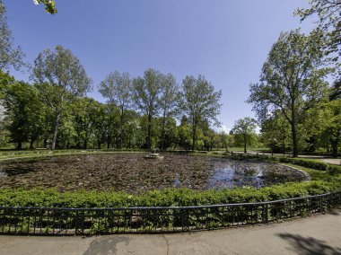 Bulgaristan 'ın Sofya kentindeki Borisova gradina (Boris Garden)' ın İnanılmaz Baharı