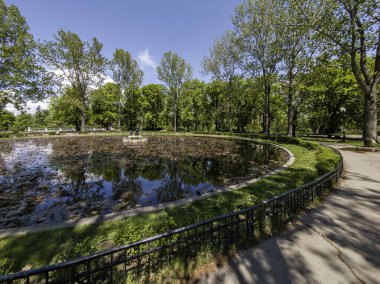 Bulgaristan 'ın Sofya kentindeki Borisova gradina (Boris Garden)' ın İnanılmaz Baharı