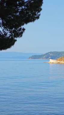 Skiathos Town, Sporades, Thessaly, Yunanistan 'ın inanılmaz kıyı şeridi manzarası