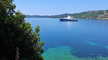 Skiathos Town, Sporades, Thessaly, Yunanistan 'ın inanılmaz kıyı şeridi manzarası
