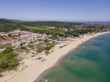Bulgaristan 'ın Burgaz Bölgesi Smokinya Sahili yakınlarındaki Karadeniz kıyılarının hava manzarası