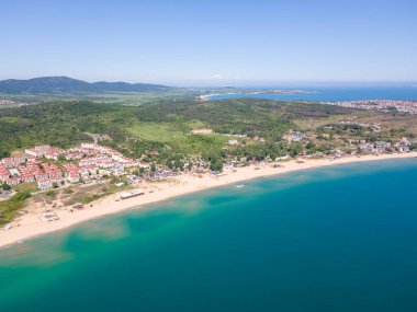Bulgaristan 'ın Burgaz Bölgesi Smokinya Sahili yakınlarındaki Karadeniz kıyılarının hava manzarası