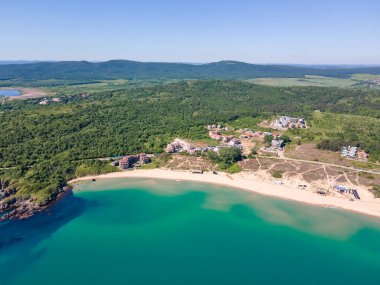 Bulgaristan 'ın Burgaz Bölgesi Smokinya Sahili yakınlarındaki Karadeniz kıyılarının hava manzarası