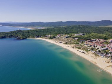 Bulgaristan 'ın Burgaz Bölgesi Smokinya Sahili yakınlarındaki Karadeniz kıyılarının hava manzarası