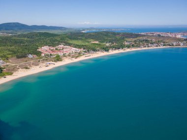 Bulgaristan 'ın Burgaz Bölgesi Smokinya Sahili yakınlarındaki Karadeniz kıyılarının hava manzarası
