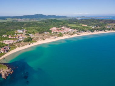 Bulgaristan 'ın Burgaz Bölgesi Smokinya Sahili yakınlarındaki Karadeniz kıyılarının hava manzarası