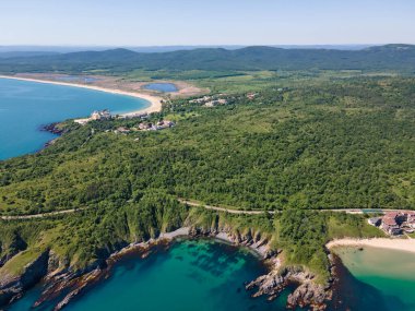 Bulgaristan 'ın Burgaz Bölgesi Smokinya Sahili yakınlarındaki Karadeniz kıyılarının hava manzarası