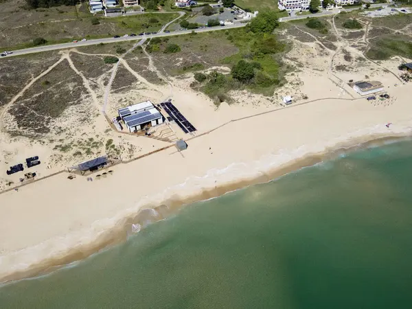 Bulgaristan 'ın Burgaz Bölgesi Smokinya Sahili yakınlarındaki Karadeniz kıyılarının hava manzarası