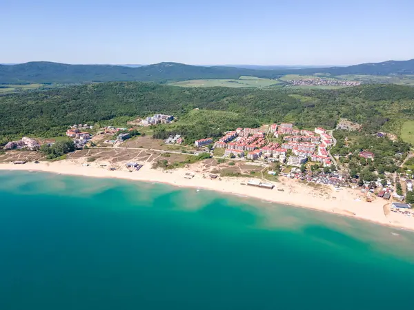 Bulgaristan 'ın Burgaz Bölgesi Smokinya Sahili yakınlarındaki Karadeniz kıyılarının hava manzarası