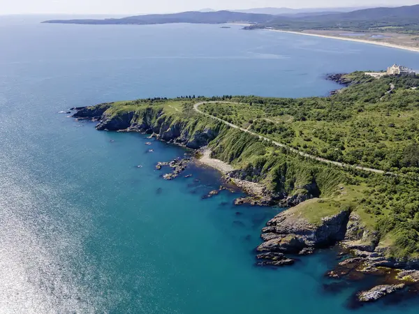 Bulgaristan 'ın Burgaz Bölgesi Smokinya Sahili yakınlarındaki Karadeniz kıyılarının hava manzarası