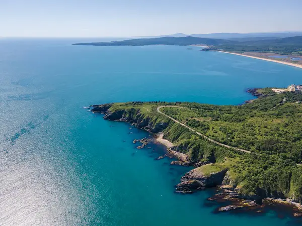 Bulgaristan 'ın Burgaz Bölgesi Smokinya Sahili yakınlarındaki Karadeniz kıyılarının hava manzarası