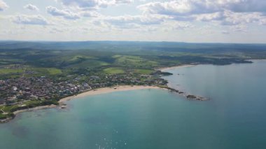 Bulgaristan 'ın Burgaz Bölgesi' ndeki Lozenets kasabası yakınlarındaki Karadeniz kıyılarının hava manzarası 