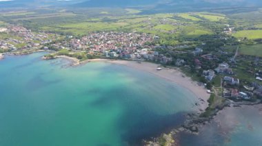 Bulgaristan 'ın Burgaz Bölgesi' ndeki Lozenets kasabası yakınlarındaki Karadeniz kıyılarının hava manzarası 