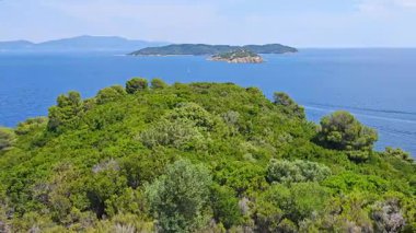 Skiathos Adası, Sporades, Teselya, Yunanistan 'ın inanılmaz kıyı şeridi manzarası