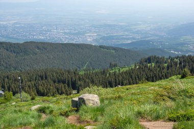Bulgaristan 'ın Vitosha Dağı' nın Muhteşem Bahar Panoraması