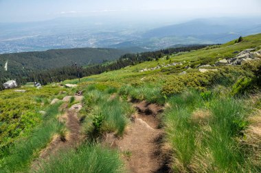 Bulgaristan 'ın Vitosha Dağı' nın Muhteşem Bahar Panoraması