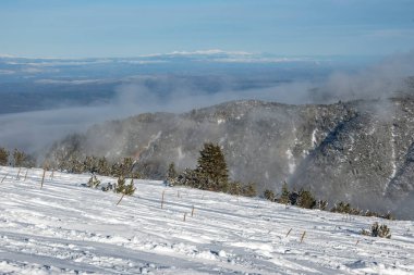 Bulgaristan 'ın Musala zirvesi yakınlarındaki Rila Dağı' nın İnanılmaz Kış Manzarası