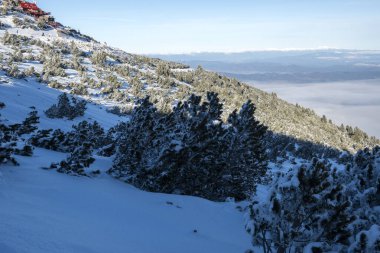 Bulgaristan 'ın Musala zirvesi yakınlarındaki Rila Dağı' nın İnanılmaz Kış Manzarası