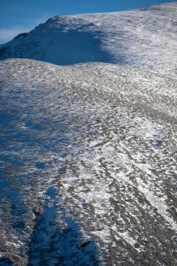 Bulgaristan 'ın Musala zirvesi yakınlarındaki Rila Dağı' nın İnanılmaz Kış Manzarası