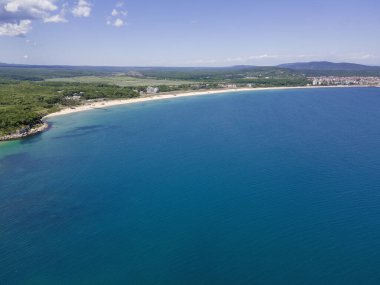 Bulgaristan 'ın Burgaz Bölgesi' ndeki Atliman Sahili ve Kiten yakınlarındaki Karadeniz Sahil manzarası