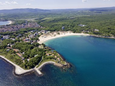 Bulgaristan 'ın Burgaz Bölgesi' ndeki Atliman Sahili ve Kiten yakınlarındaki Karadeniz Sahil manzarası