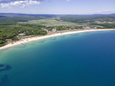 Bulgaristan 'ın Burgaz Bölgesi' ndeki Atliman Sahili ve Kiten yakınlarındaki Karadeniz Sahil manzarası