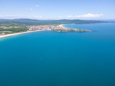 Bulgaristan 'ın Burgaz Bölgesi' ndeki Atliman Sahili ve Kiten yakınlarındaki Karadeniz Sahil manzarası