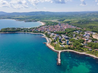 Bulgaristan 'ın Burgaz Bölgesi' ndeki Atliman Sahili ve Kiten yakınlarındaki Karadeniz Sahil manzarası