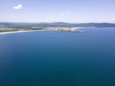 Bulgaristan 'ın Burgaz Bölgesi' ndeki Atliman Sahili ve Kiten yakınlarındaki Karadeniz Sahil manzarası