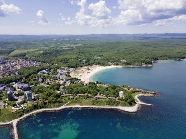 Bulgaristan 'ın Burgaz Bölgesi' ndeki Atliman Sahili ve Kiten yakınlarındaki Karadeniz Sahil manzarası