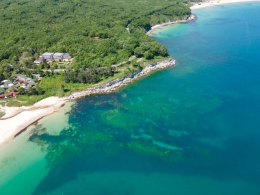 Bulgaristan 'ın Burgaz Bölgesi' ndeki Atliman Sahili ve Kiten yakınlarındaki Karadeniz Sahil manzarası