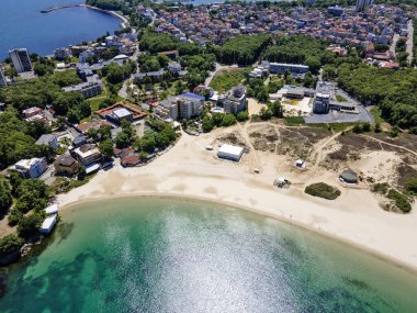 Bulgaristan 'ın Burgaz Bölgesi' ndeki Atliman Sahili ve Kiten yakınlarındaki Karadeniz Sahil manzarası