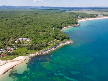 Bulgaristan 'ın Burgaz Bölgesi' ndeki Atliman Sahili ve Kiten yakınlarındaki Karadeniz Sahil manzarası