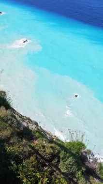 Yunanistan 'ın İyon Adaları' ndaki Egremni Sahili yakınlarındaki Lefkada Sahili 'nin Muhteşem Panoraması