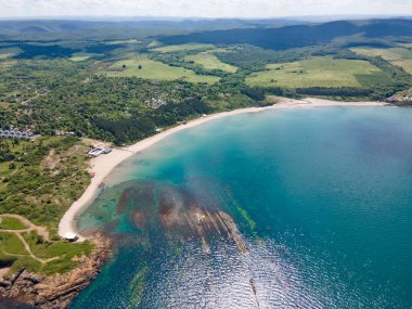 Bulgaristan 'ın Burgaz Bölgesi' nin Ahtopol kasabası yakınlarındaki Karadeniz kıyılarının hava manzarası