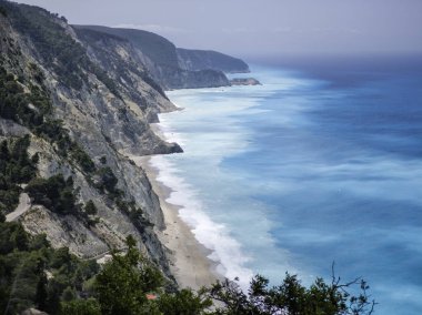 Yunanistan 'ın İyon Adaları' ndaki Egremni Sahili yakınlarındaki Lefkada Sahili 'nin Muhteşem Panoraması