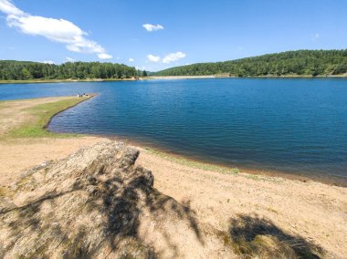 Sırbistan 'ın Vlasina Gölü' nün Muhteşem Yaz Panoraması