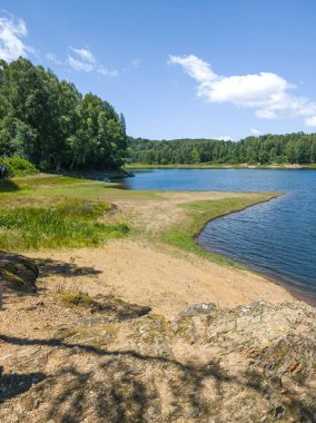 Sırbistan 'ın Vlasina Gölü' nün Muhteşem Yaz Panoraması