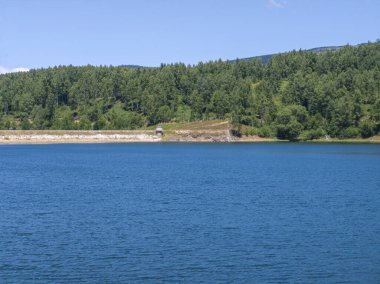 Sırbistan 'ın Vlasina Gölü' nün Muhteşem Yaz Panoraması